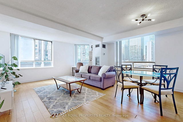 411 - 633 Bay Street