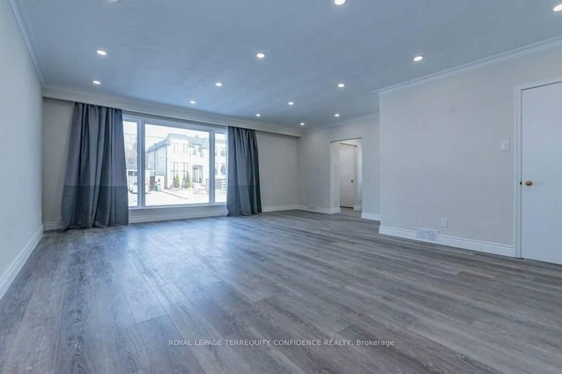 219 Betty Ann Dr, Toronto - Willowdale West image-0-0