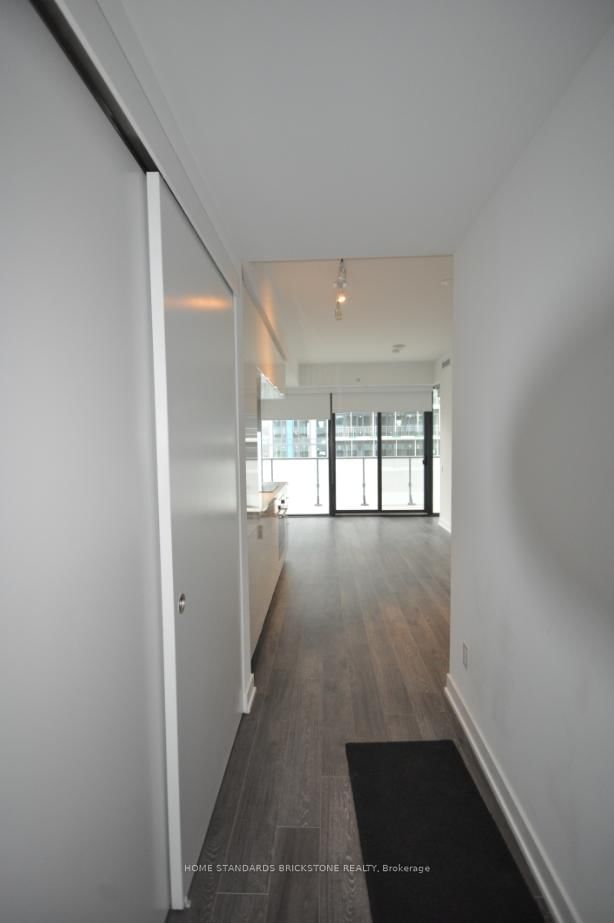 2011 - 185 Roehampton Avenue