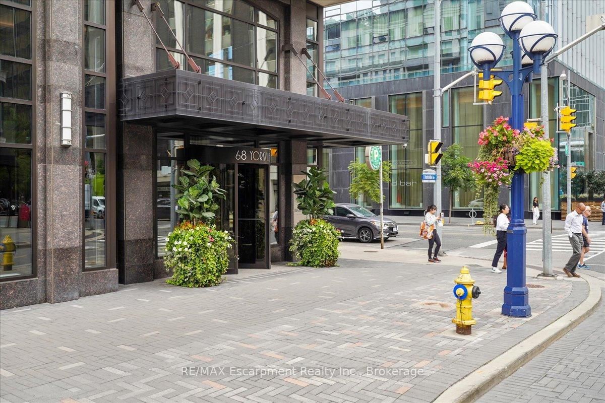 Condo for sale at 304-68 Yorkville Avenue, Toronto, Annex, M5R 3V7 - MLS: C12162294