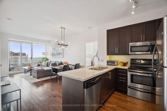 2007 - 500 St Clair Avenue