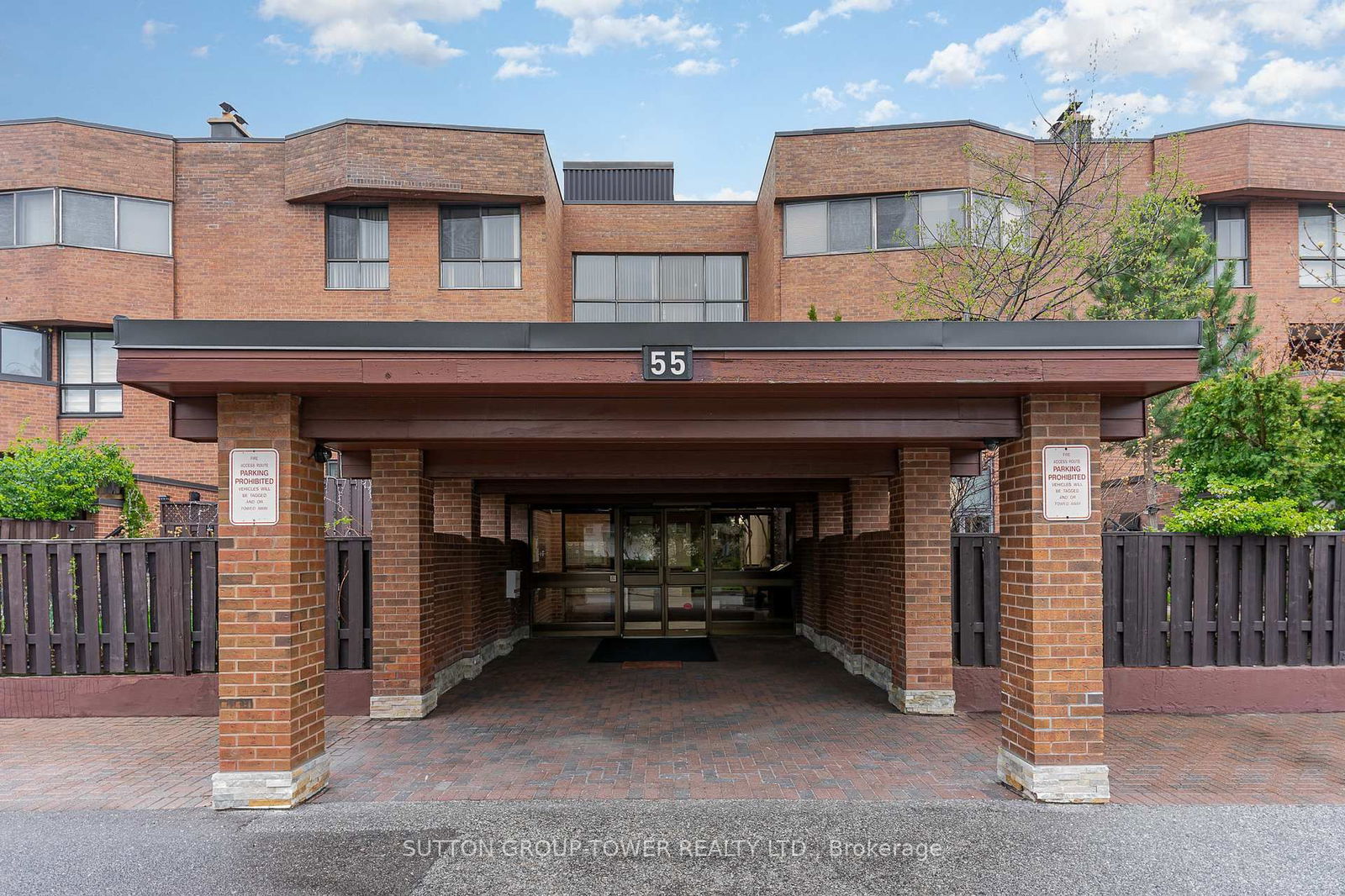 Townhouse for sale at 104-55 Carscadden Drive, Toronto, Westminster-Branson, M2R 2A6 - MLS: C12162438