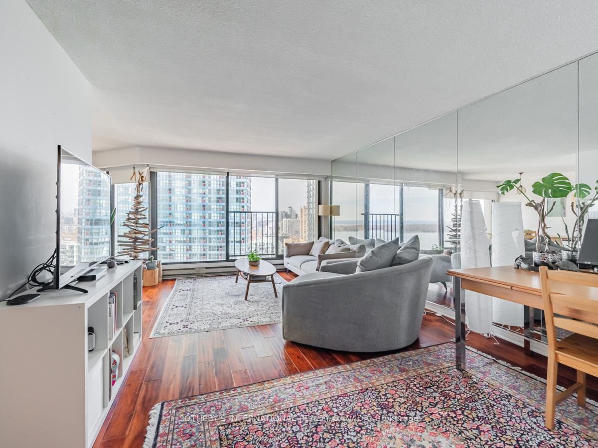 Condo for sale at 2204-65 Harbour Square, Toronto, Waterfront Communities C1, M5J 2L4 - MLS: C12162497