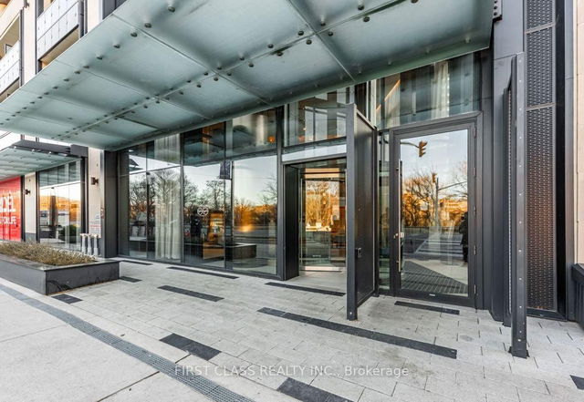 1806 - 575 Bloor Street