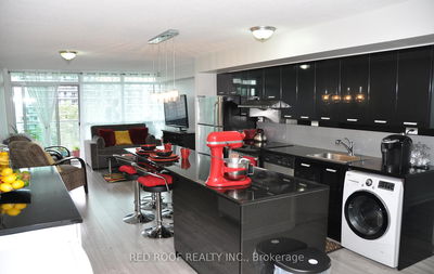 Unit 711 — 33 Singer Crt, Toronto - Bayview Village image-0-2