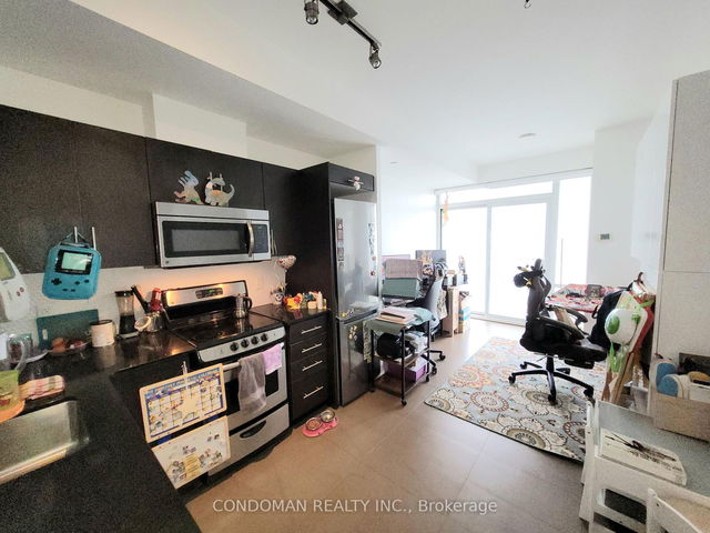 1205 - 170 Fort York Boulevard