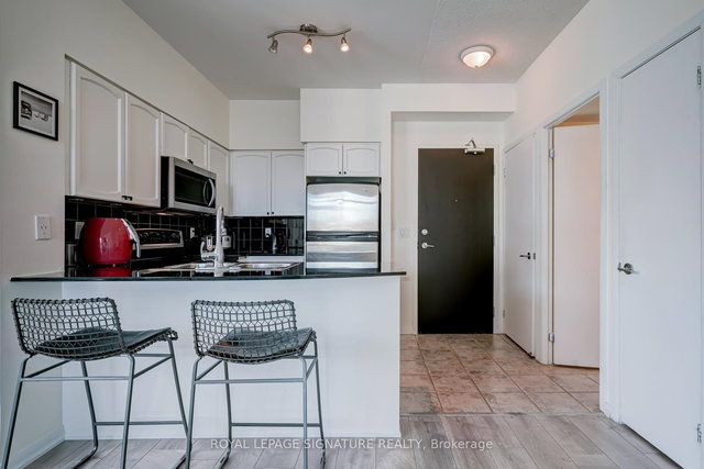 230 - 231 Fort York Boulevard