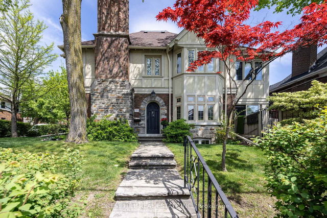 18 College View Avenue