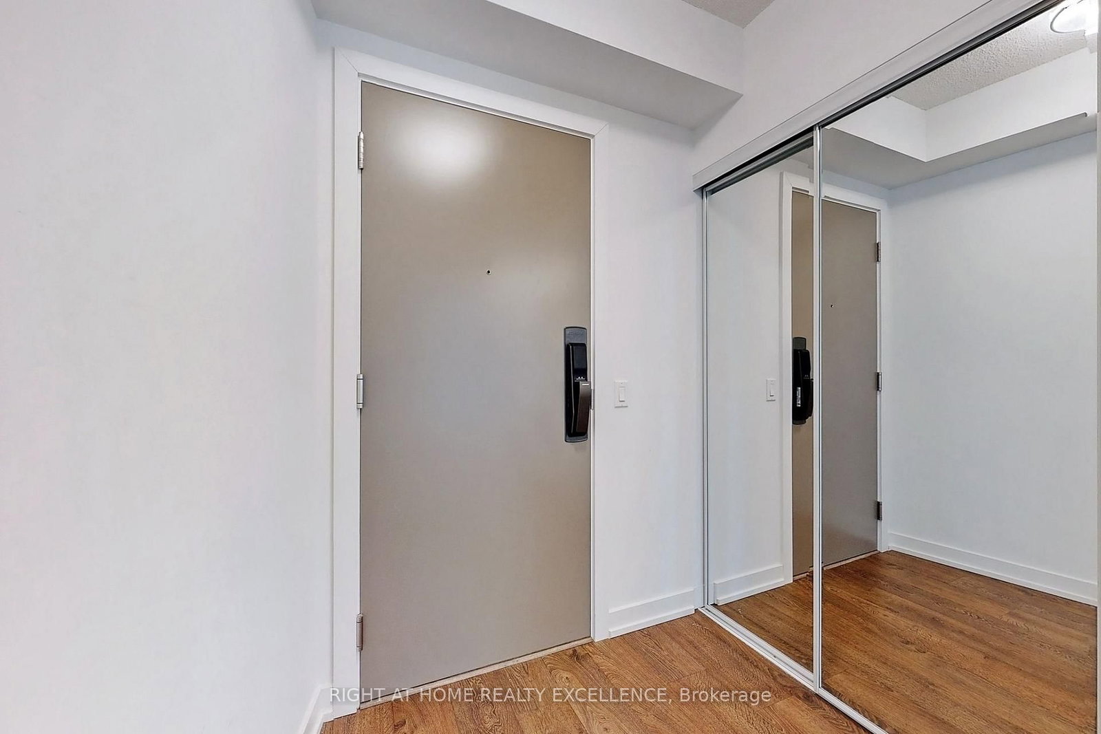 10 York Street, Unit 2203 - Photo 29