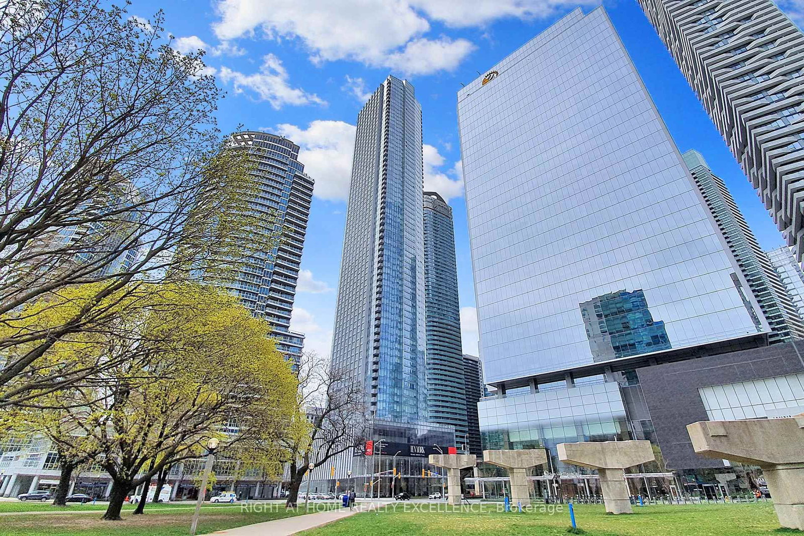 10 York Street, Unit 2203 - Photo 34