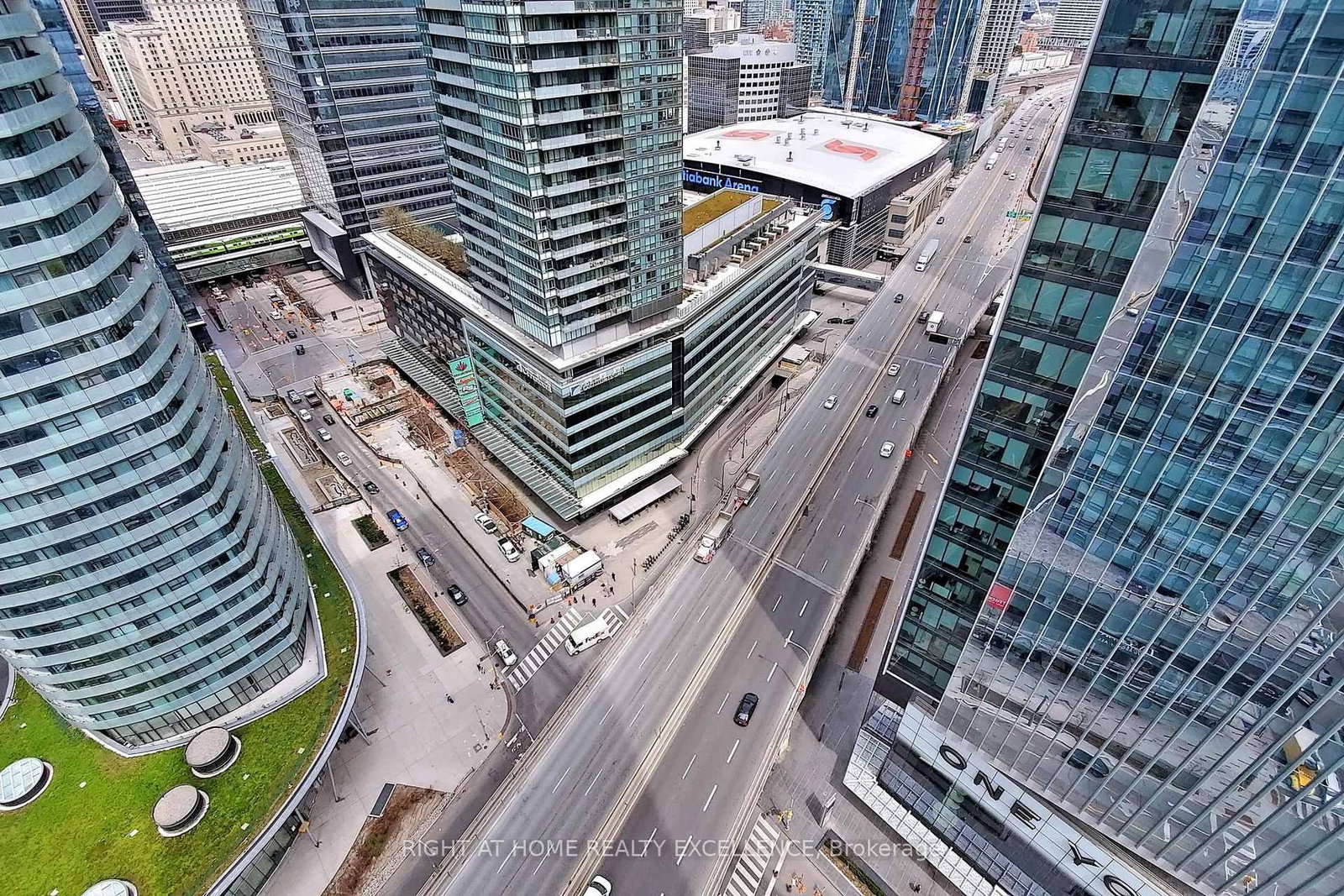 10 York Street, Unit 2203 - Photo 37