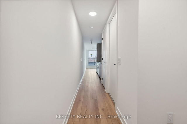 608 - 5 Lakeview Avenue