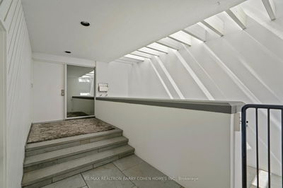 25 Misty Cres, Toronto - Banbury-Don Mills image-0-2