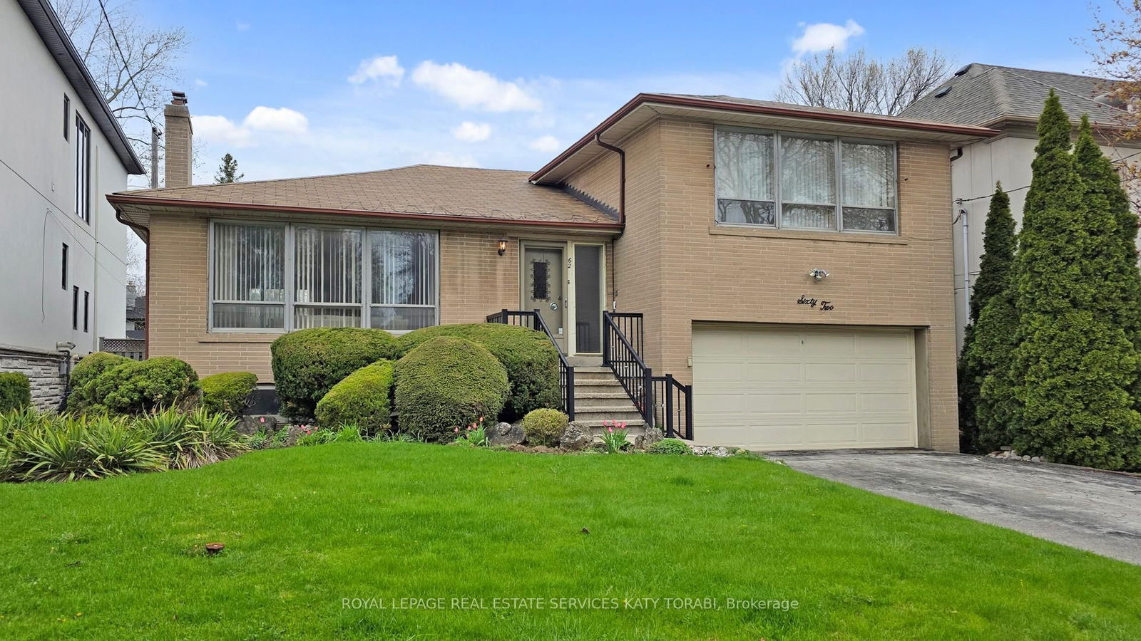 Detached House for sale at 62 Munro Boulevard, Toronto, St. Andrew-Windfields, M2P 1C2 - MLS: C12163495
