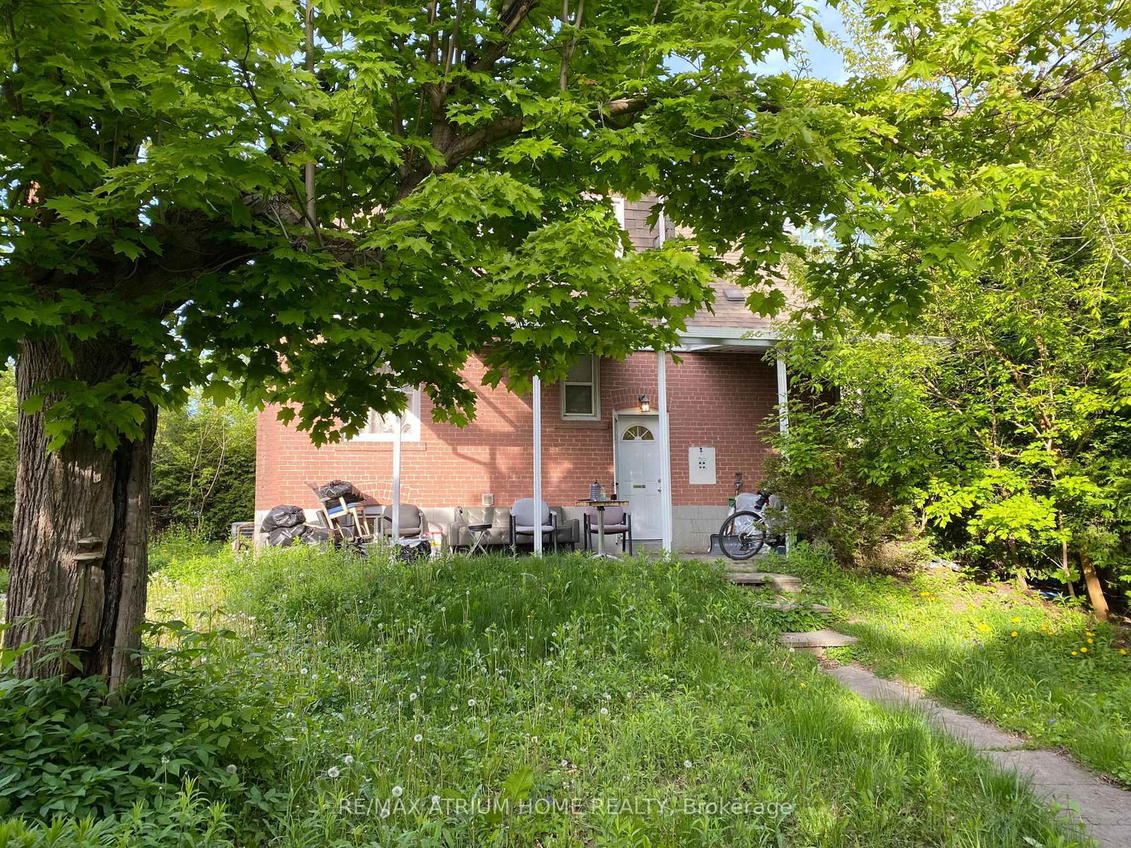 Detached House for sale at 28 Kensington Avenue, Toronto, Newtonbrook West, M2M 1R6 - MLS: C12163665