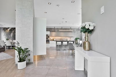 31 Overton Cres, Toronto - Banbury-Don Mills image-0-3