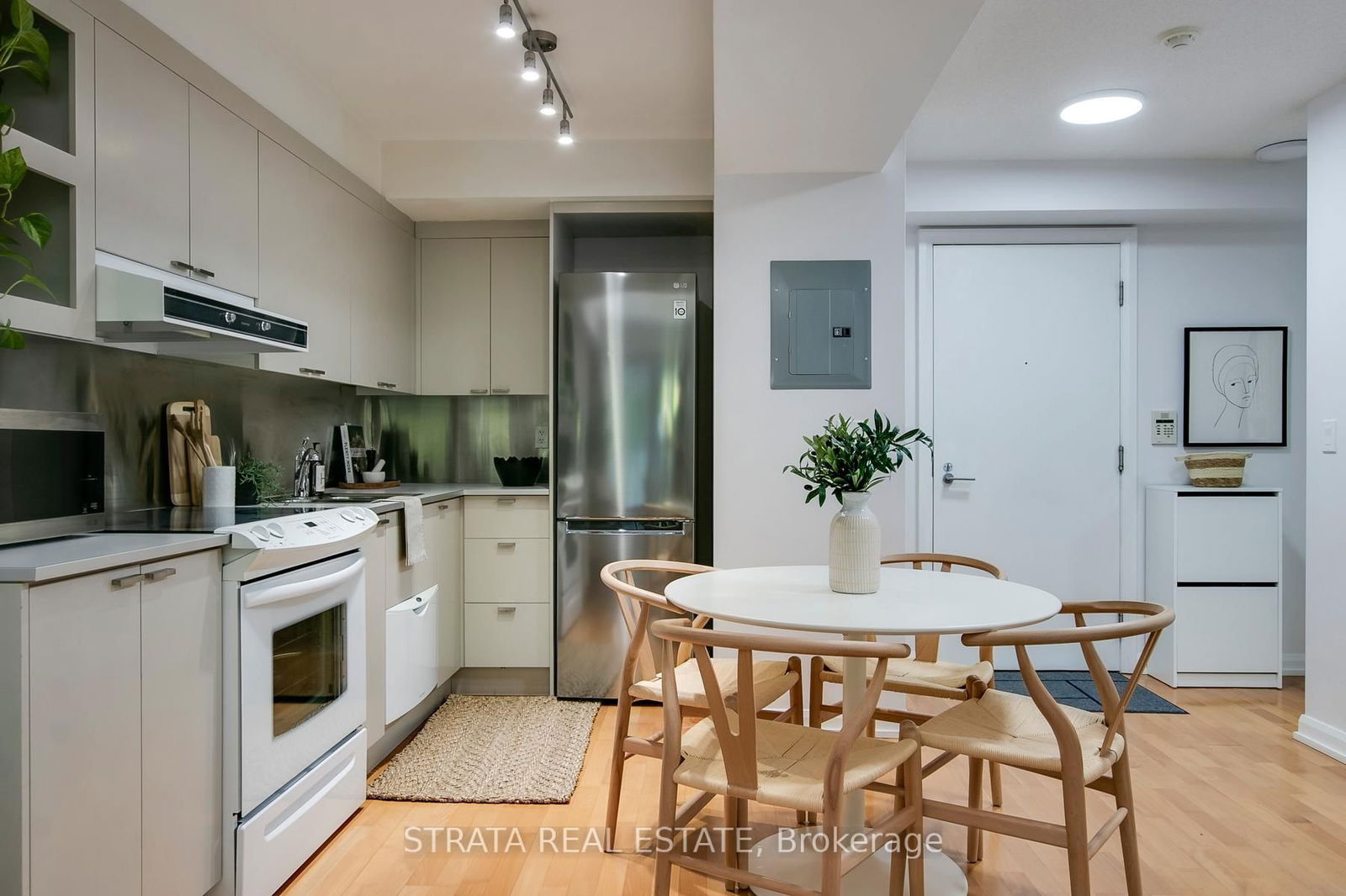 Condo for sale at 201-111 Elizabeth Street, Toronto, Bay Street Corridor, M5G 1P7 - MLS: C12164243