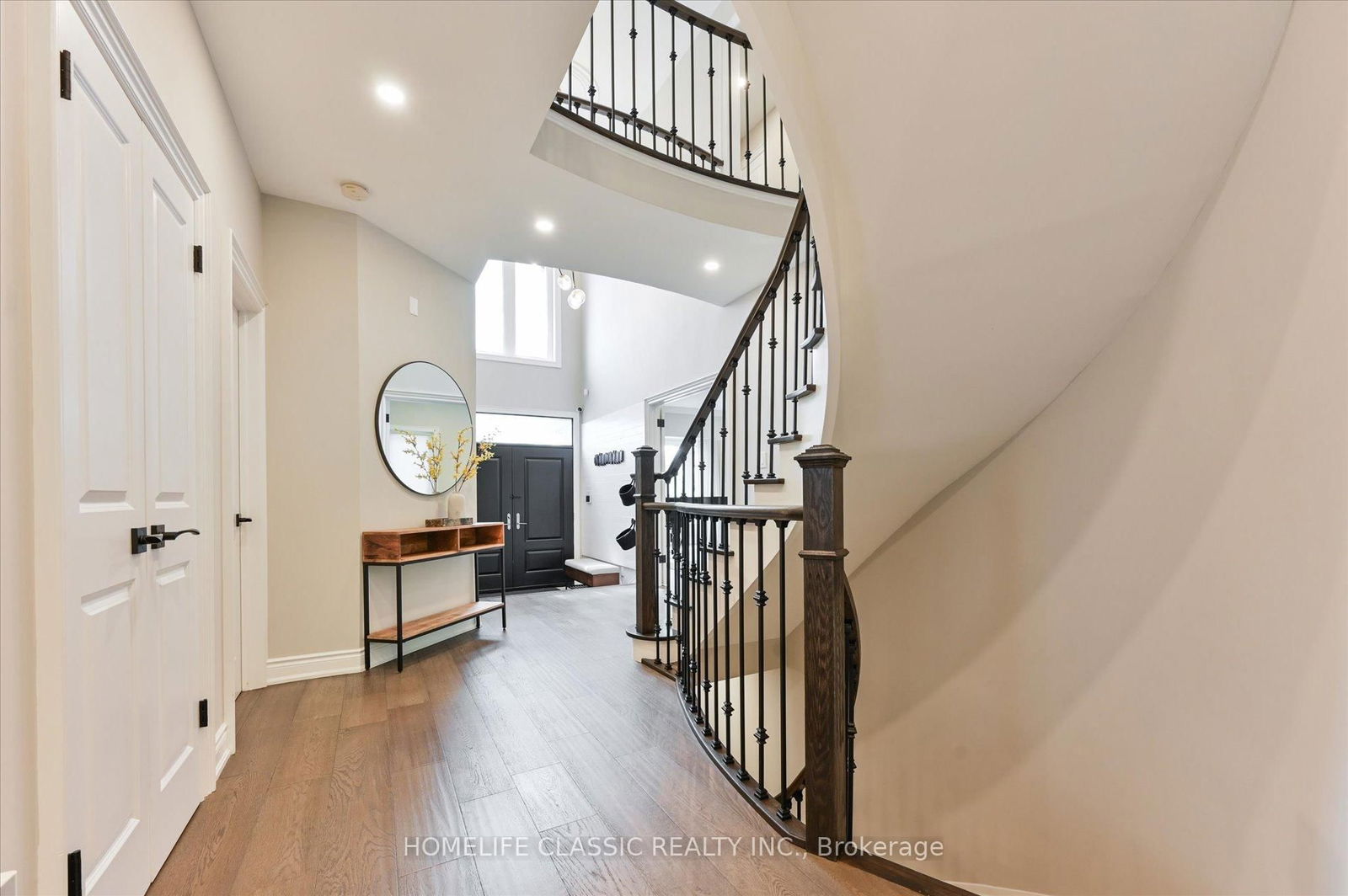 Detached House for sale at 61 Hove Street, Toronto, Bathurst Manor, M3H 6A5 - MLS: C12164283