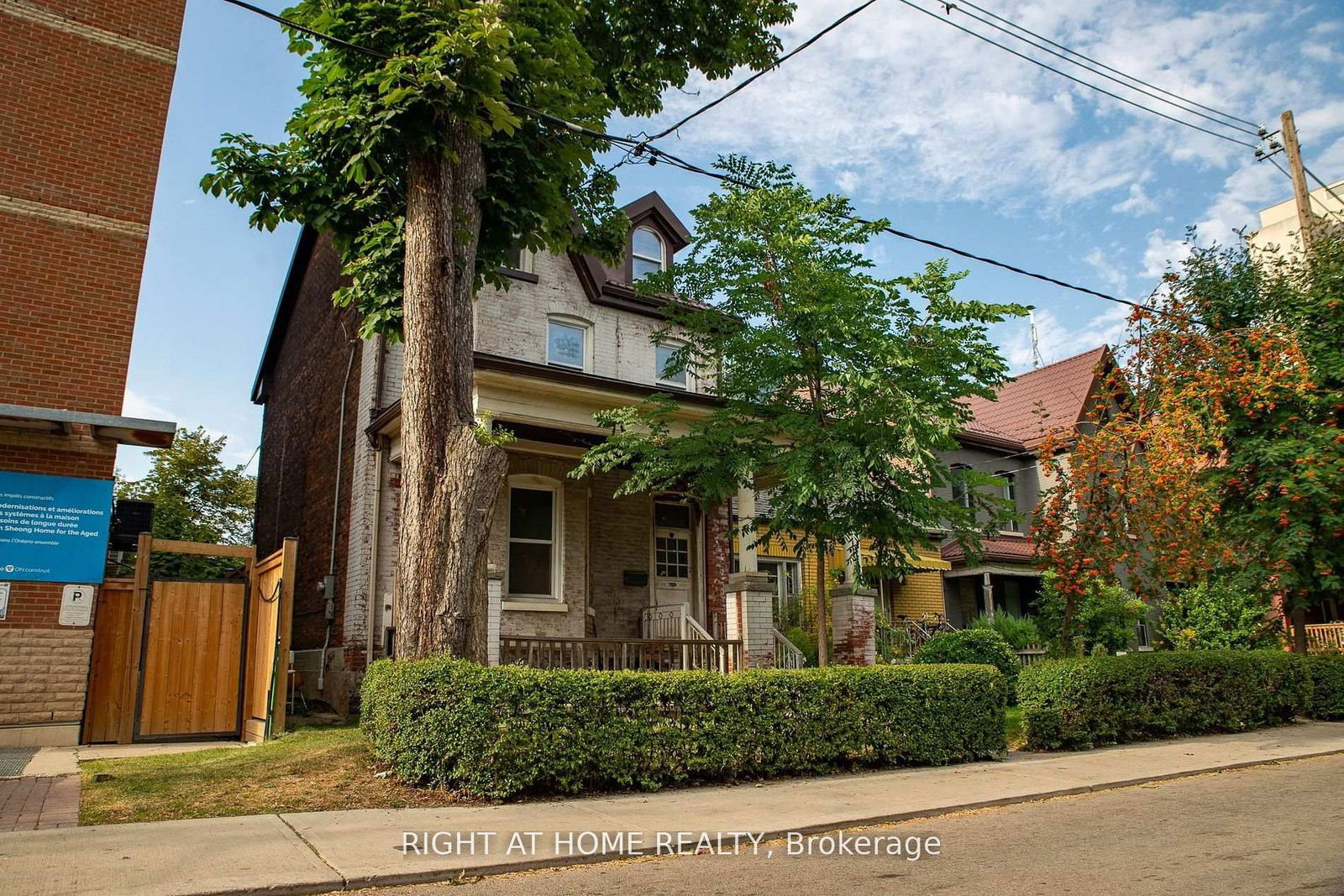 Detached House for sale at 28 D'arcy Street, Toronto, Kensington-Chinatown, M5T 1J7 - MLS: C12164292