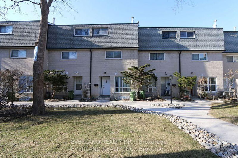 home for sale on 9-8 Liszt Gate