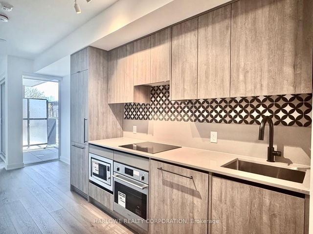 221 - 5 Lakeview Avenue