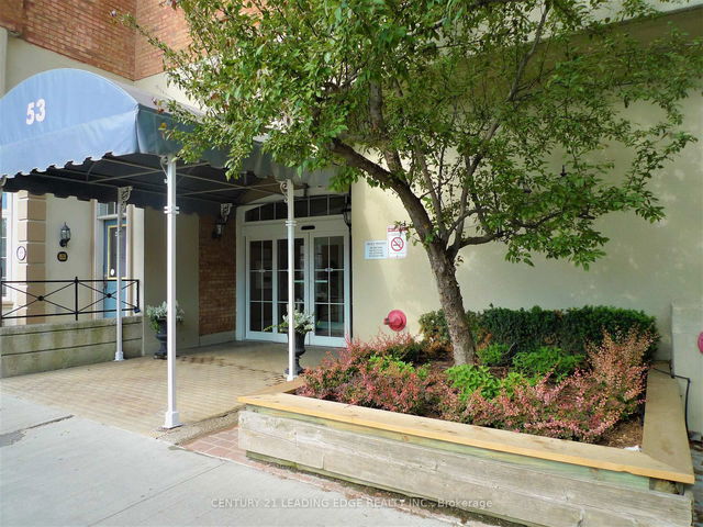 460 - 49 McCaul Street