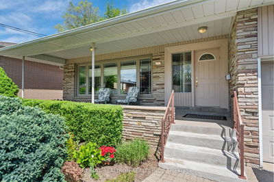 4 Beaver Valley Rd, Toronto - Bathurst Manor image-0-2