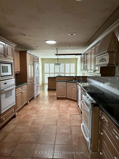 19 Sandfield Rd, Toronto - Banbury-Don Mills image-0-2
