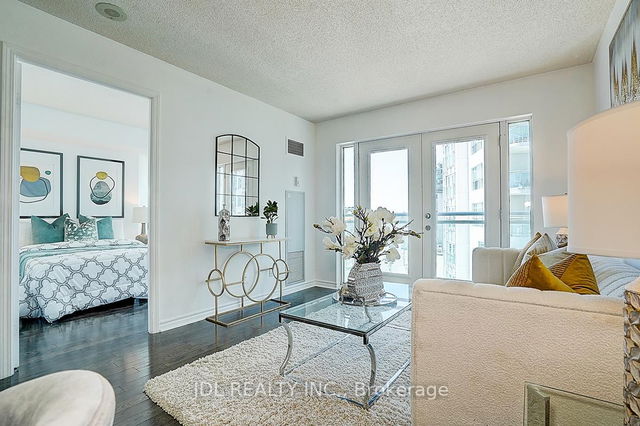 711 - 600 Queens Quay