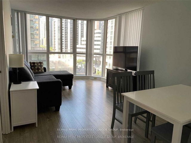 512 - 736 Bay Street