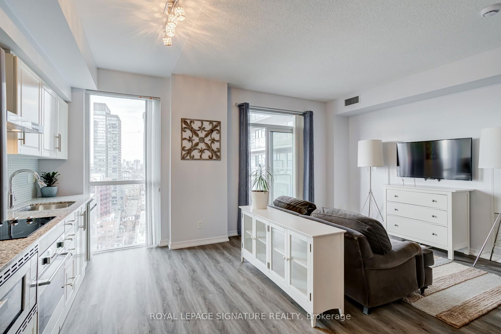 Condo for sale at 2108-352 Front Street, Toronto, Waterfront Communities C1, M5V 0K3 - MLS: C12165577