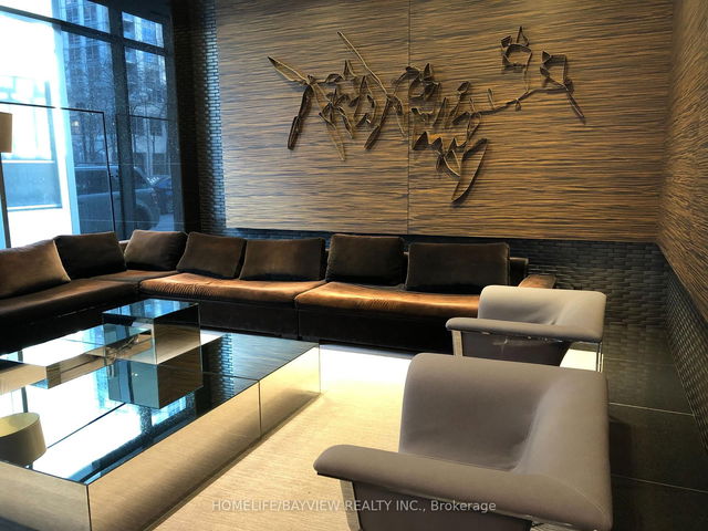 1709 - 770 Bay Street