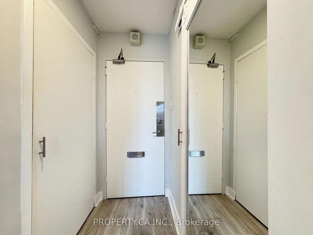 2208 - 30 Gloucester Street