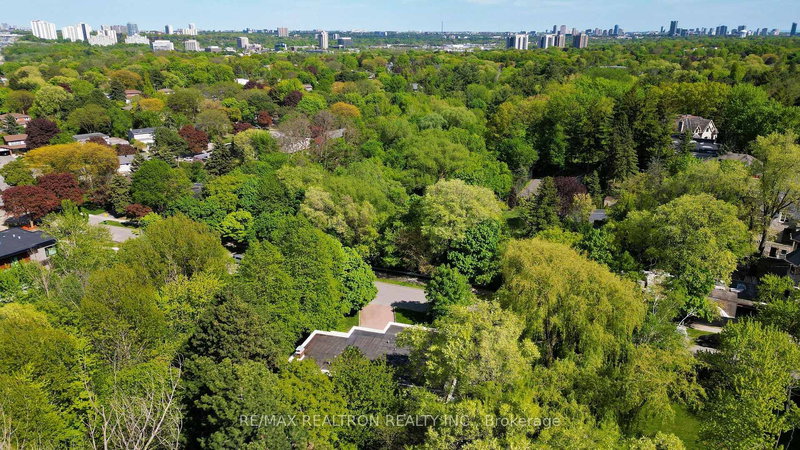 48 Silvergrove Rd, Toronto, M2L 2N6 | Image 3