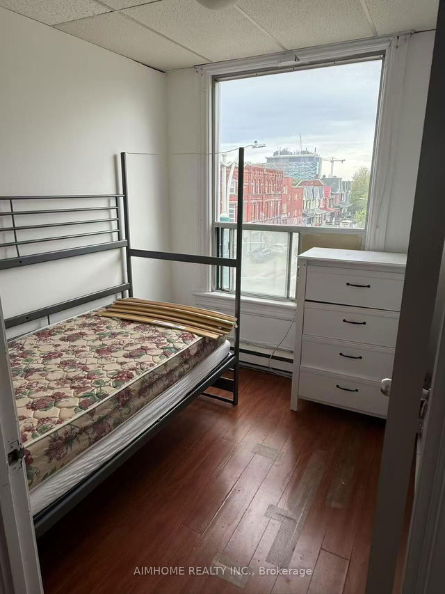 Master Bedroom - 409 Spadina Avenue