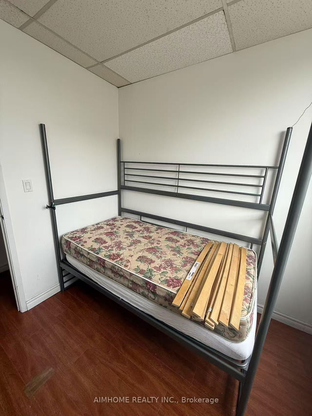 Master Bedroom - 409 Spadina Avenue
