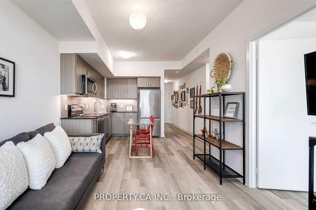 1305 - 1603 Eglinton Avenue