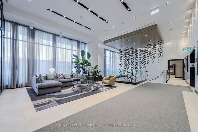 618 - 1 Edgewater Drive