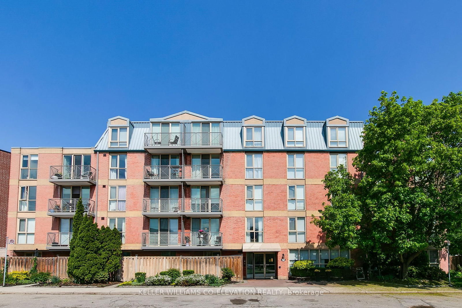 Condo sold at 401-356 Mcrae Drive, Toronto, Leaside, M4G 4G4 - MLS: C12166315