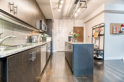 Unit 1103 — 1 The Esplanade, Toronto - Waterfront Communities C8 image-0-3