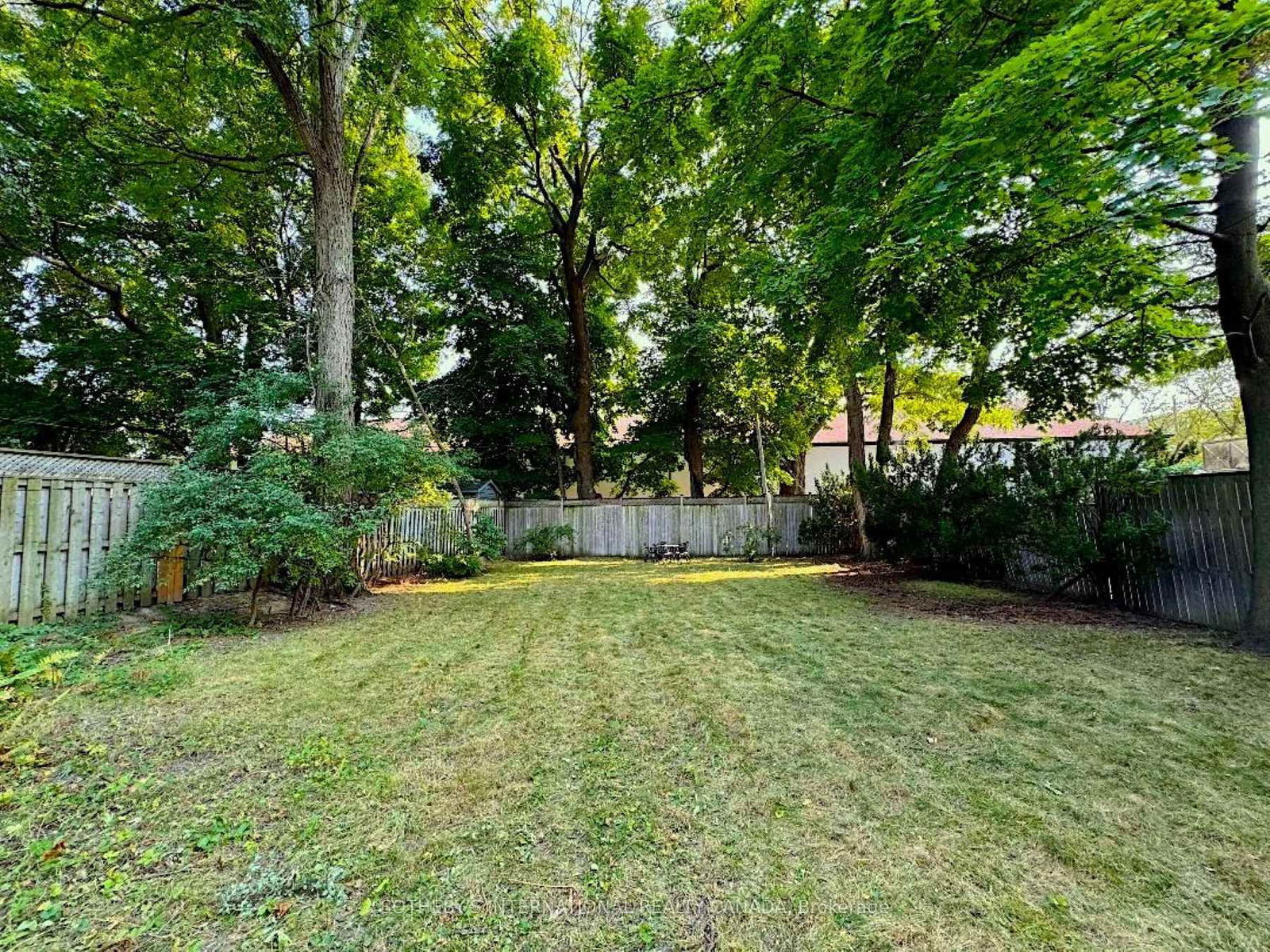 Detached House for sale at 147 Farnham Avenue, Toronto, Yonge-St. Clair, M4V 1H7 - MLS: C12166616
