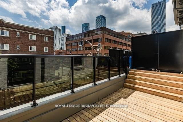 102 - 72 Wellesley Street