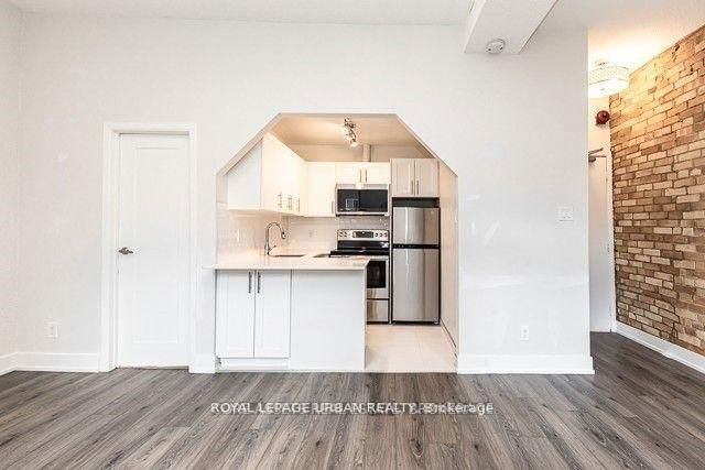102 - 72 Wellesley Street