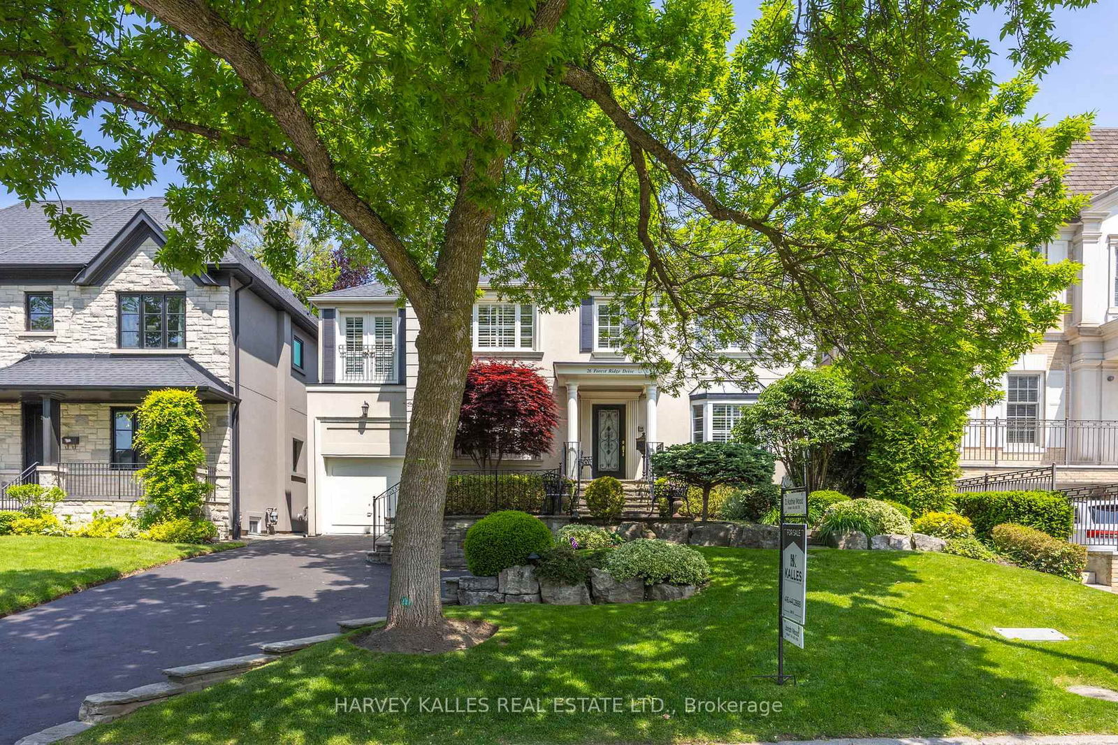Detached House for sale at 26 Forest Ridge Drive, Toronto, Forest Hill North, M6B 1H3 - MLS: C12167094