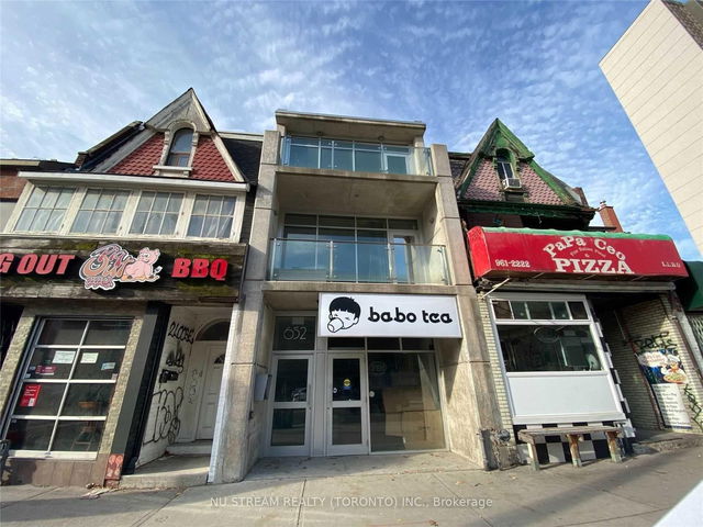 2F - 652 Spadina Avenue