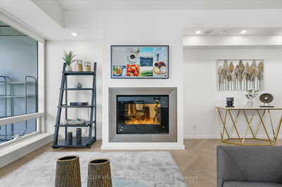 Unit 2308 — 180 University Ave, Toronto - Bay Street Corridor image-0-3