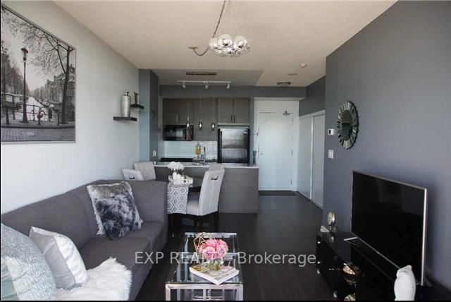 1809 - 70 Forest Manor Road
