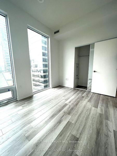 1203 - 238 Simcoe Street
