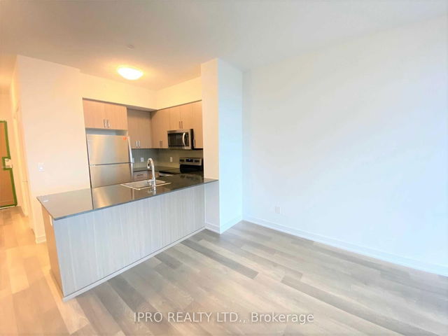816 - 1603 Eglinton Avenue