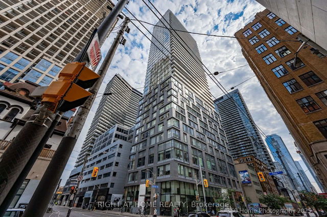 3711 - 101 Peter Street
